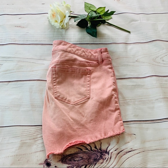 Torrid stretchy Distressed ripped Cut Off shorts - Picture 8 of 8